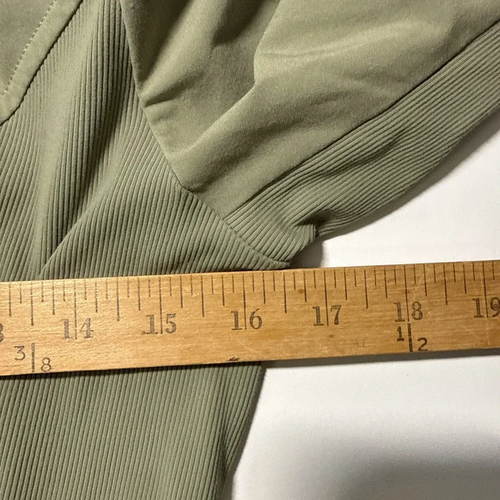 Lululemon Womens Sage Dance Studio Zip Up Hooded Jacket Size 6 Athleisure
